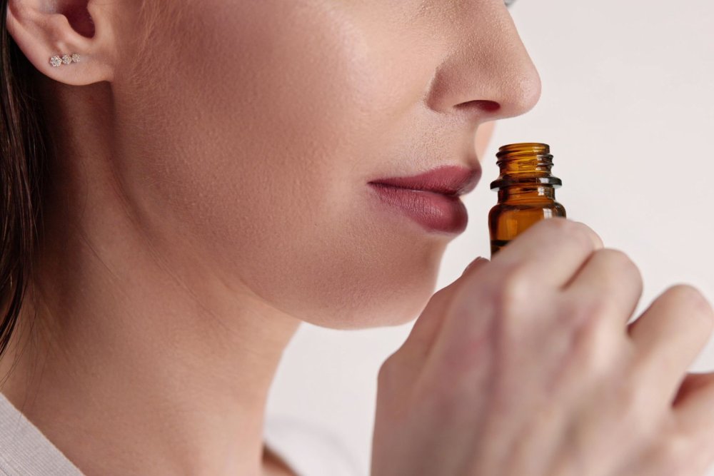 Aromathérapie avec une huile essentielle pour un moment de détente