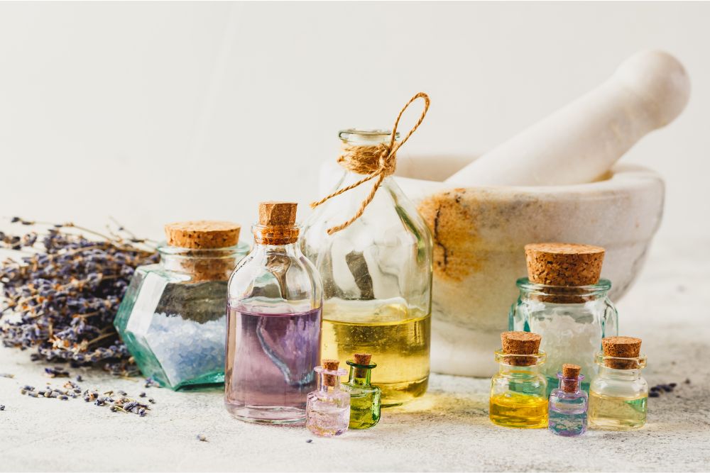 Huiles essentielles avec une huile végétale prêtes pour le massage