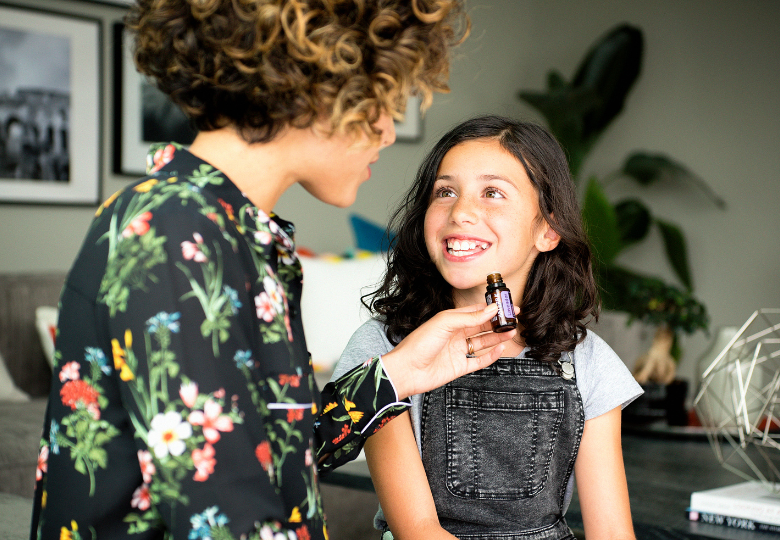 Utiliser les huiles essentielles chez l'enfant en toute sécurité