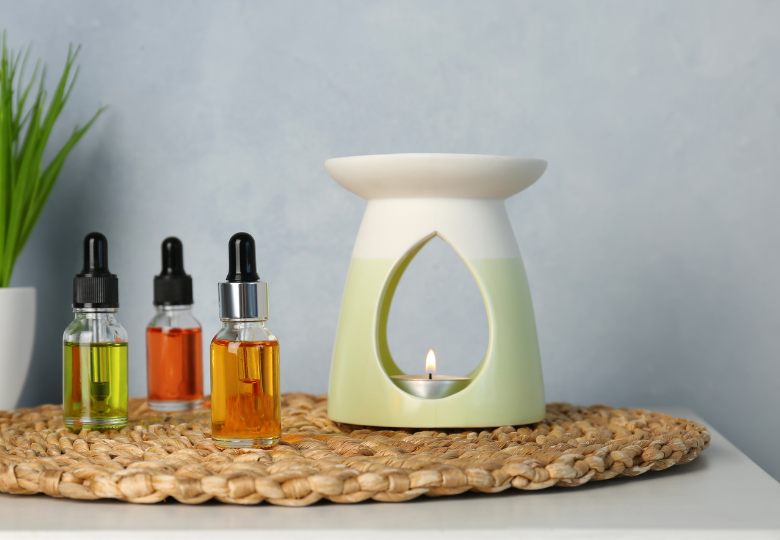 Lampe à huiles essentielles en céramique : coupelle à la bonne hauteur au-dessus de la flamme pour une diffusion progressive du parfum